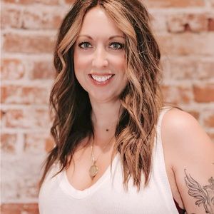 Meet your Posher, Nikole